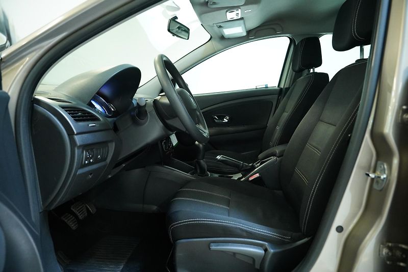 Renault Fluence - fotka 11 z 25