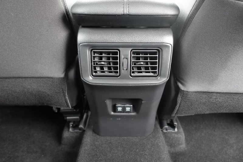 Toyota RAV4 2,0i A/T 2WD Comfort + Style - fotka 24 z 29