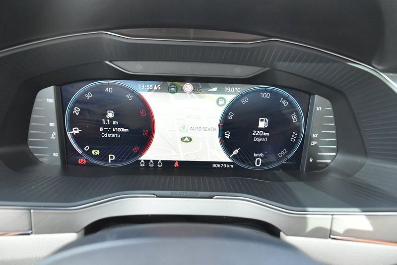 Škoda Superb (2022) L&K 2.0 TDI 110kW DSG - fotka 12 z 34