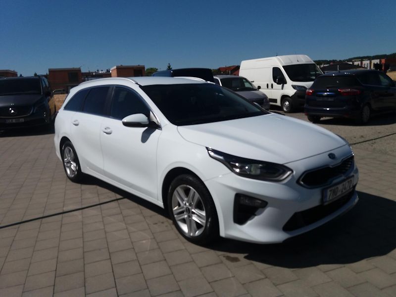 Kia Ceed 1.6CRDi,100kW,1.MAJITEL-ČR!! - fotka 4 z 29
