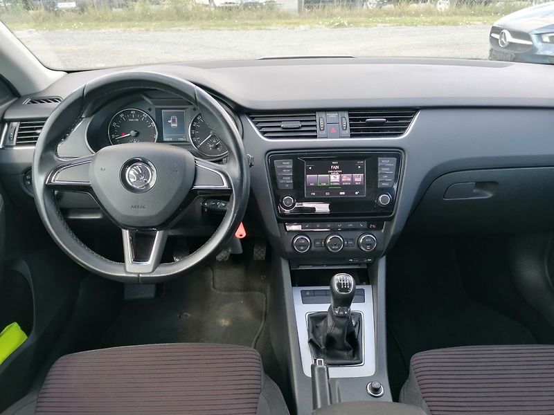 Škoda Octavia (2014) 1.4 TSi 1.majitel ČR - fotka 6 z 20