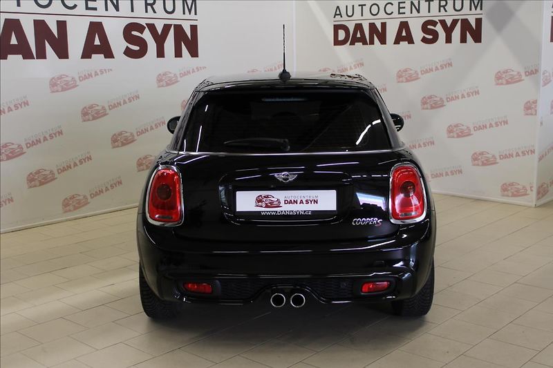 Mini Cooper S 2,0 141 kW JCW 1.majitel - fotka 5 z 31
