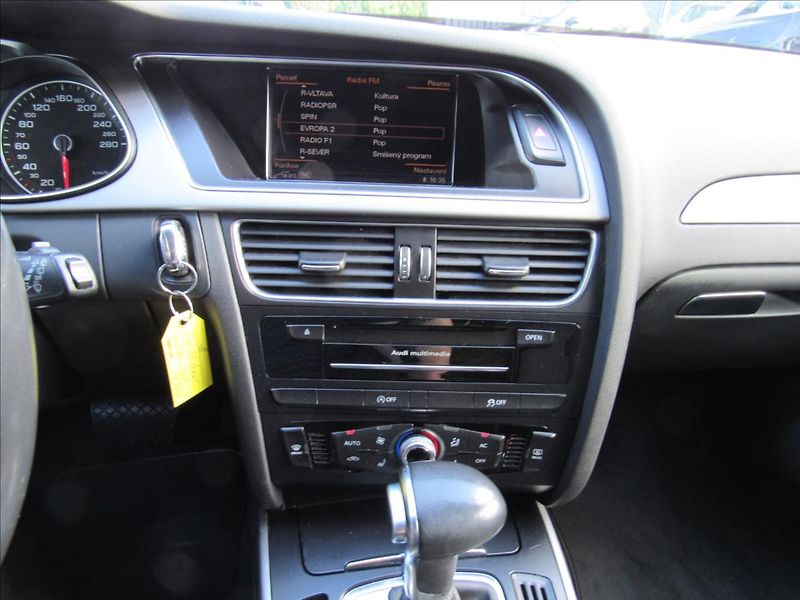 Audi A4 Avant 2,0 TDi 110kW - fotka 15 z 31
