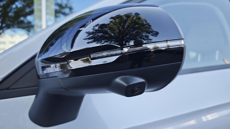 Leapmotor B10 (2026)  Design 1,5 EV hybrid  - fotka 16 z 39