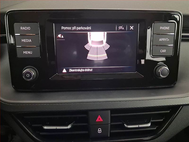 Škoda Scala (2023) Ambition 1.0 TSI, ČR,1.maj - fotka 18 z 18