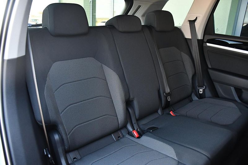 Volkswagen Touareg 3.0TDI 2.SADA KOL ČR - fotka 17 z 54