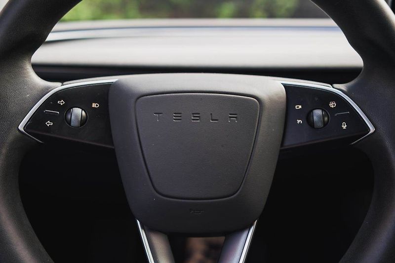 Tesla Model 3 (2023) Standard Range LFP, SoH 97% - fotka 14 z 26