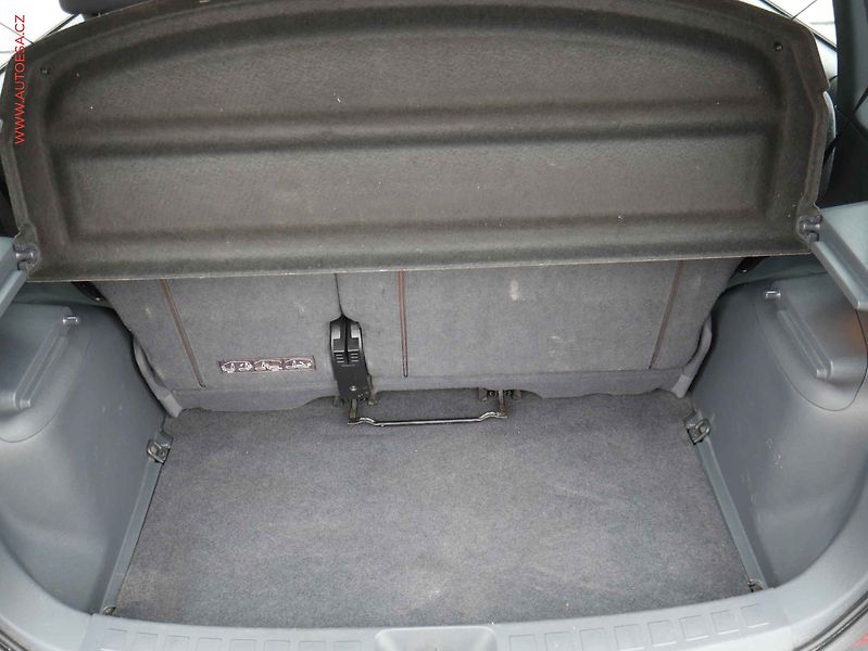 Mitsubishi Colt (2006) 1.1i, ČR, Klima - fotka 7 z 15