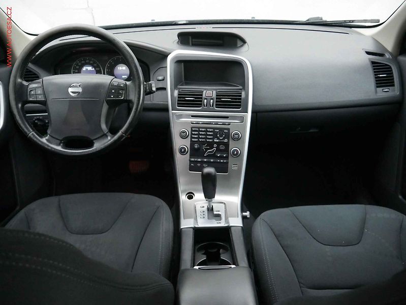 Volvo XC60 (2009) 2.4D AWD, AT, park.čidla - fotka 8 z 15