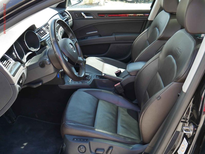 Škoda Superb (2015) 2.0TDi, Navi, bixen - fotka 9 z 26