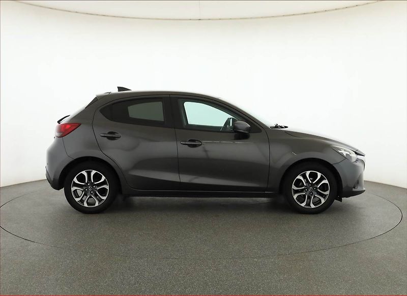 Mazda 2 (2017) 1.5 16V, Navi, Tempomat - fotka 6 z 17