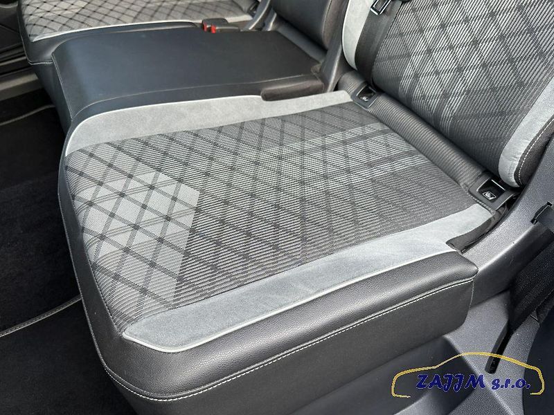 Volkswagen Tiguan Allspace R-line 2.0TDI 147kw 4x4 DSG - fotka 36 z 51