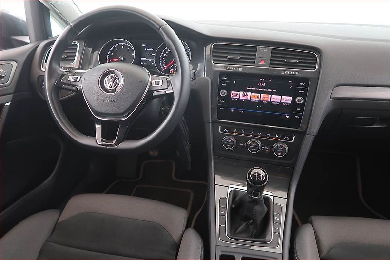 Volkswagen Golf (2017) 1.0 TSI, Serv.kniha, Tempomat - fotka 7 z 18