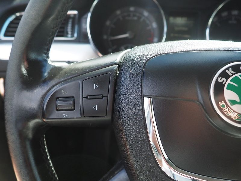 Škoda Superb (2011) 1.8 TSI, 118 kW - fotka 23 z 35