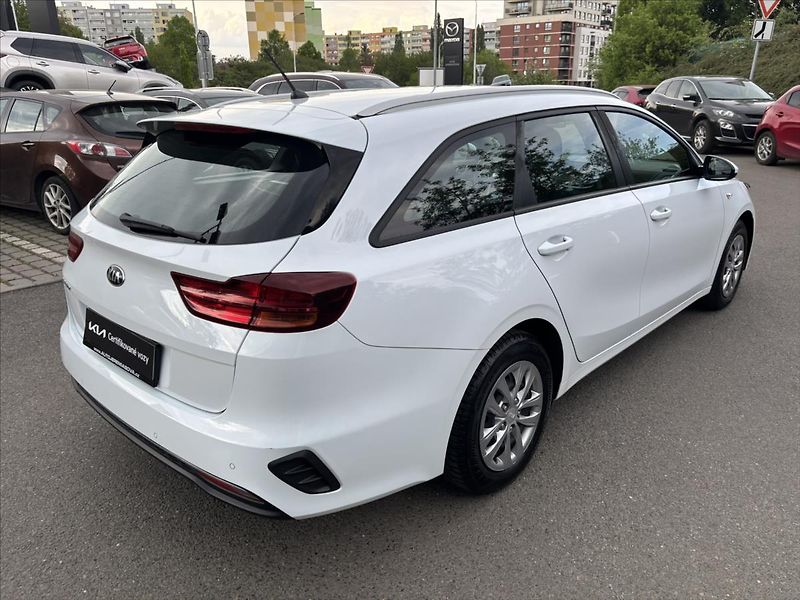 Kia Ceed 1,4 TGDi 103kW Fresh ZÁRUKA - fotka 5 z 33