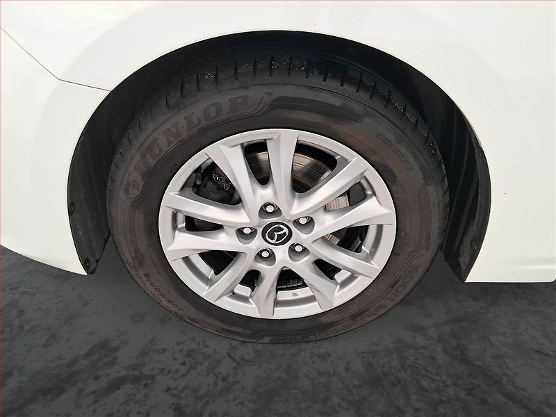Mazda 3 (2014) 2.0 Skyactiv-G, Xenony - fotka 15 z 16