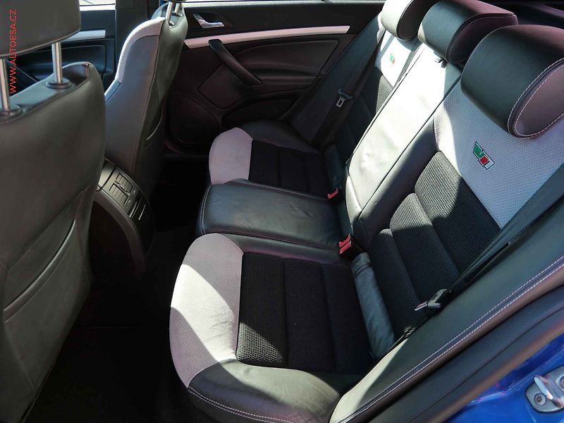 Škoda Octavia (2006) 2.0 FSi, RS - fotka 10 z 17