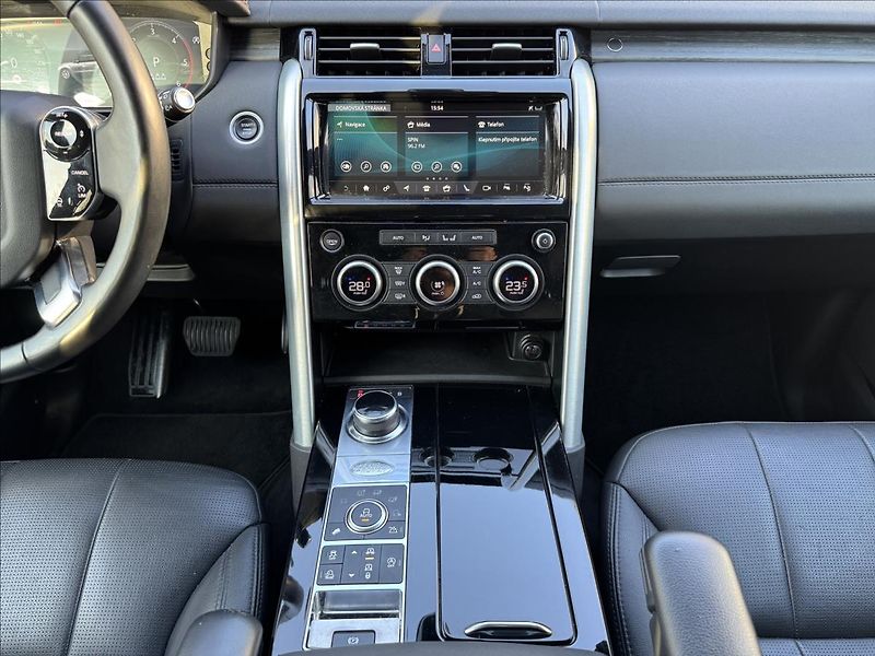 Land Rover Discovery 3,0 SDV6 HSE AWD AT DPH - fotka 16 z 31