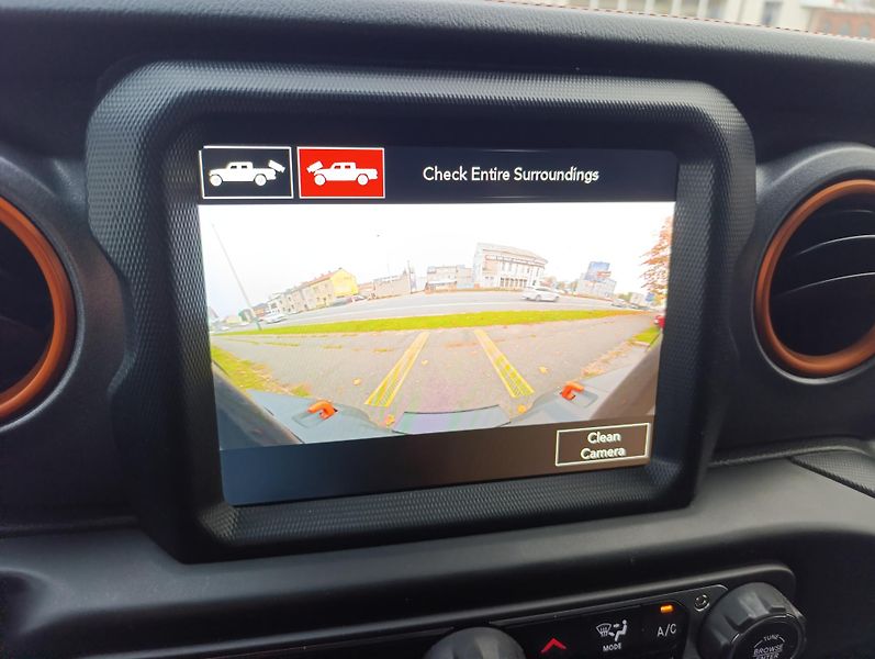 Jeep Gladiator (2021) Mojave 3,6 V6 - fotka 25 z 26