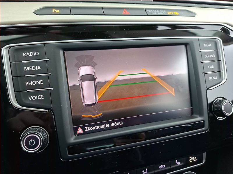 Volkswagen Passat (2017) 2.0 TDI, Serv.kniha, Kůže - fotka 14 z 19