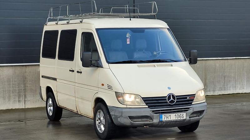 Mercedes-Benz Sprinter (2002) 2,7 CDI 115 KW 9 MÍST - fotka 1 z 16