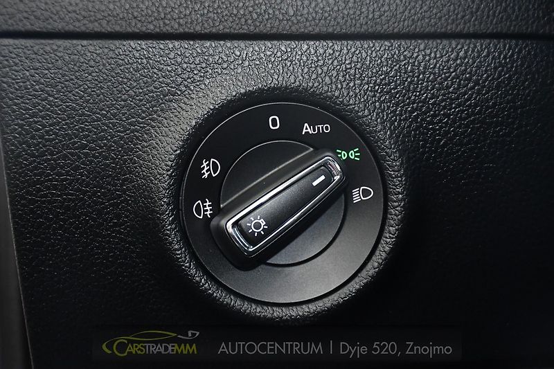 Škoda Superb 2.0TDi DSG TAŽNÉ CANTON - fotka 26 z 58