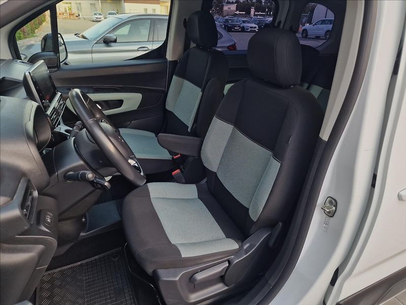 Citroën Berlingo 1.5 BlueHDi 100 Feel, ČR,1Maj - fotka 34 z 47
