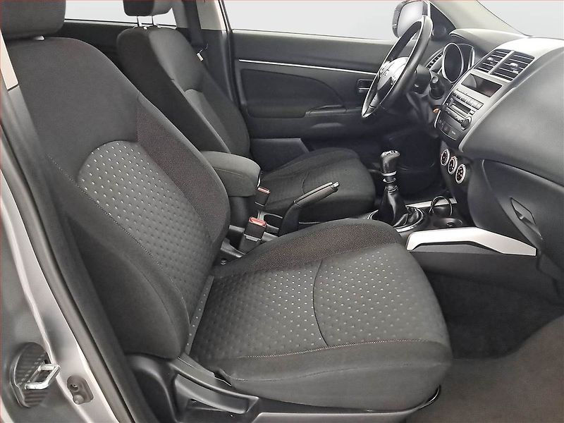 Mitsubishi ASX (2012) Invite 1.8 DI-D MIVEC - fotka 9 z 17