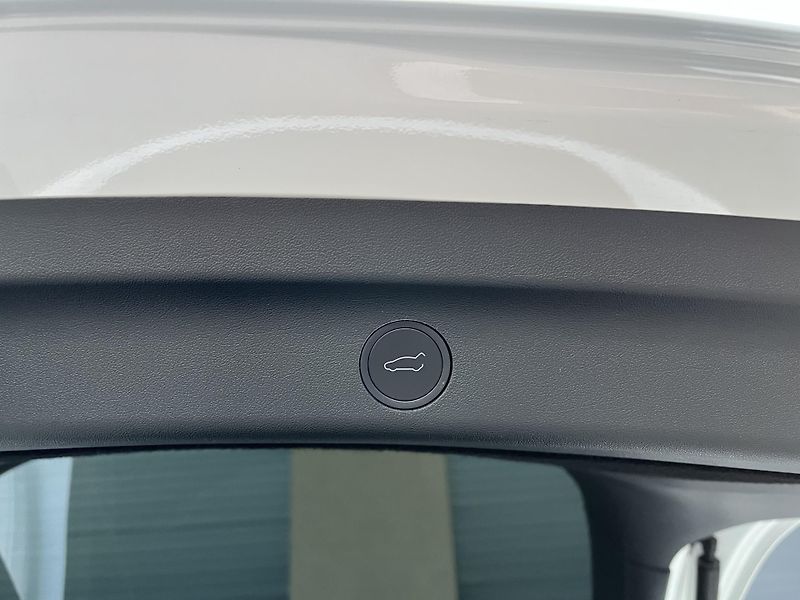 Tesla Model Y (2022) PERFORMANCE 393 Kw ,RYZEN,DPH - fotka 24 z 29