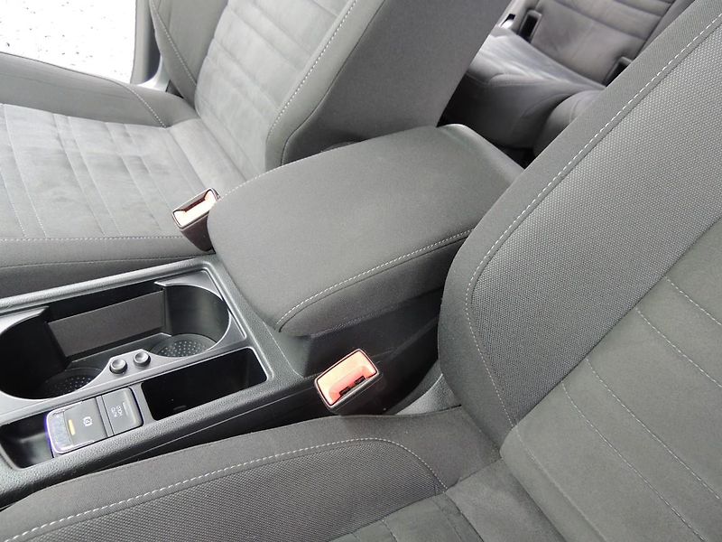 Volkswagen Touran (2018) 1.4TSi,110kw,7míst,Top výbava, - fotka 30 z 55