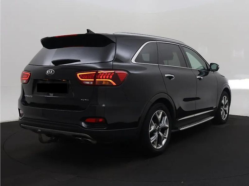 Kia Sorento 2.2 CRDi 4WD GT-Line 7-Míst TZ - fotka 2 z 16