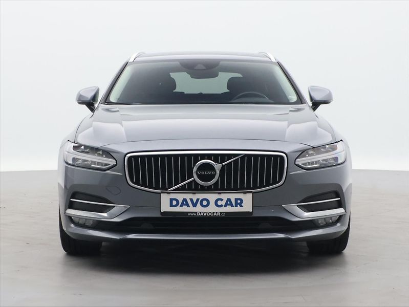 Volvo V90 2,0 D3 Drive-E Momentum Auto - fotka 2 z 38