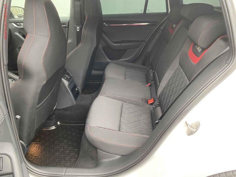 Škoda Octavia (2017) 2.0 TDI, RS, navi - fotka 10 z 17