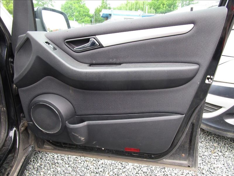 Mercedes-Benz Třídy A A160,  Klima - fotka 20 z 39