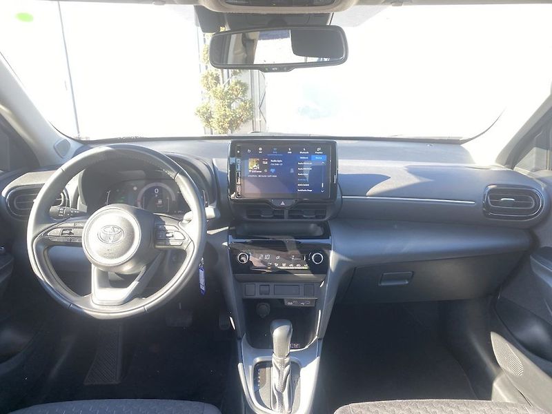 Toyota Yaris Cross 1.5HEV, ČR-1m, Comfort, DPH - fotka 12 z 28