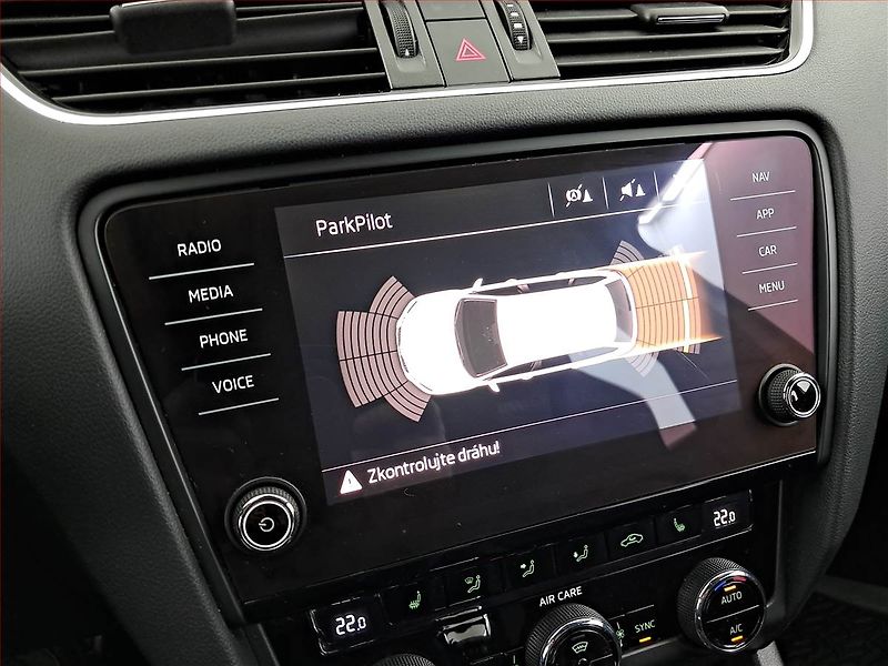 Škoda Octavia (2017) RS 2.0 TDI 4x4 DSG, 4X4 - fotka 15 z 22