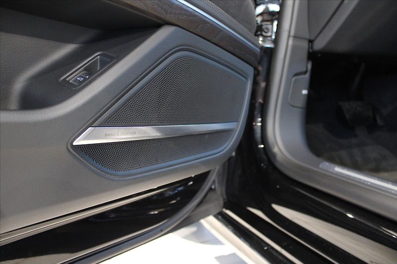 Audi A8 L 50 TDi quattro Tiptronic Tou - fotka 9 z 33