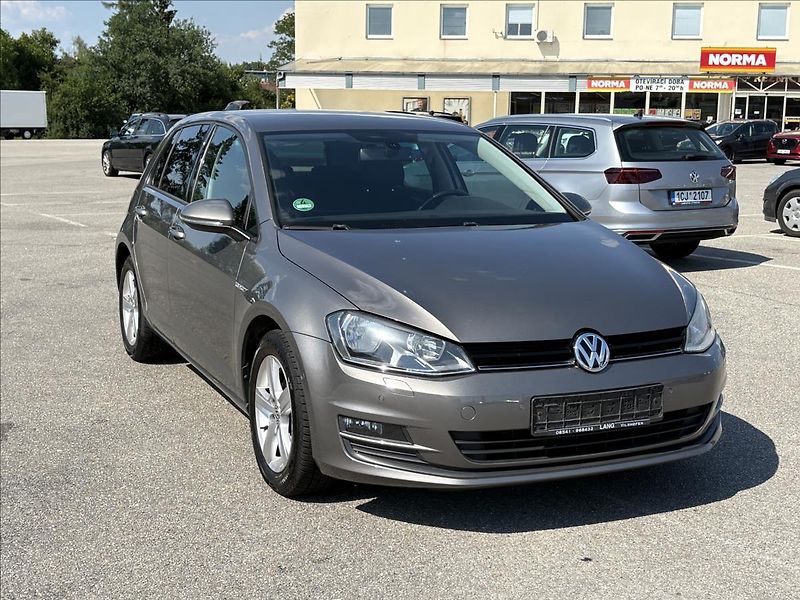 Volkswagen Golf 2,0 TDi 110kW Cup,Navi,Kamera - fotka 37 z 38