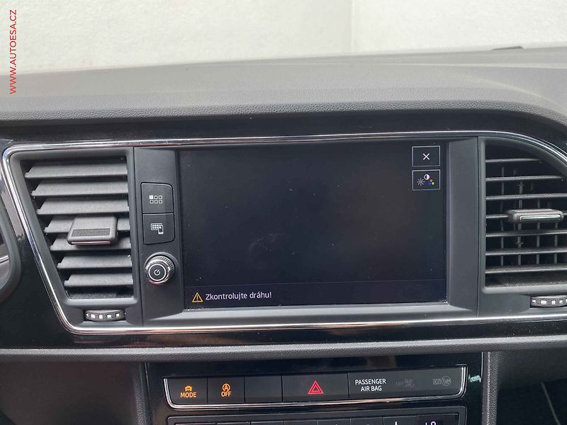 Seat Leon (2019) 1.5 TSi, FR, DSG, panor - fotka 16 z 18