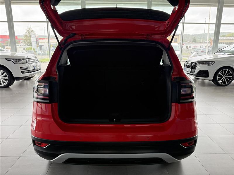 Volkswagen T-Cross 1,0   TSI 70kW,LIFE,SERVISKA - fotka 21 z 23