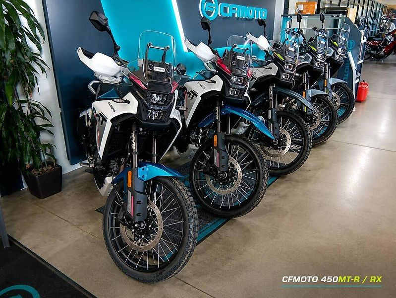 CFMOTO 450 MT-R (2026) - fotka 4 z 16