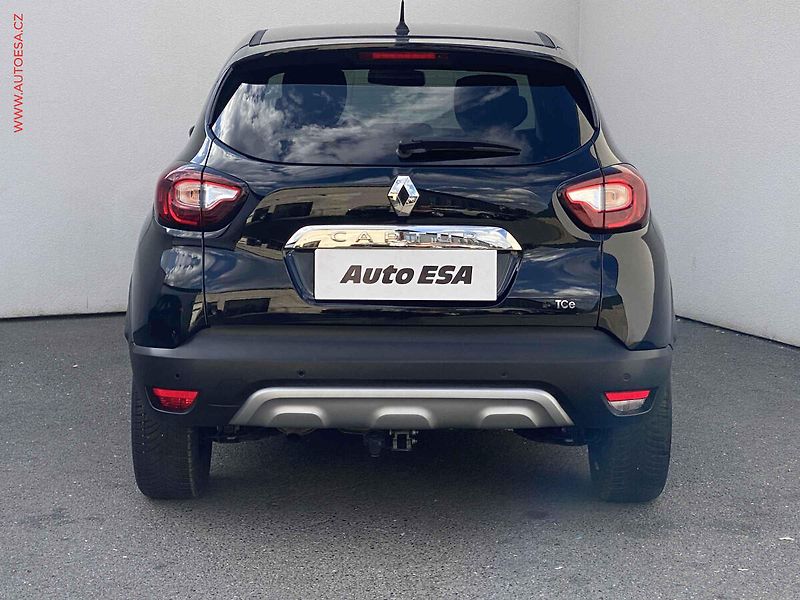 Renault Captur (2017) 1.2 TCe, Crossboarder, navi - fotka 5 z 18
