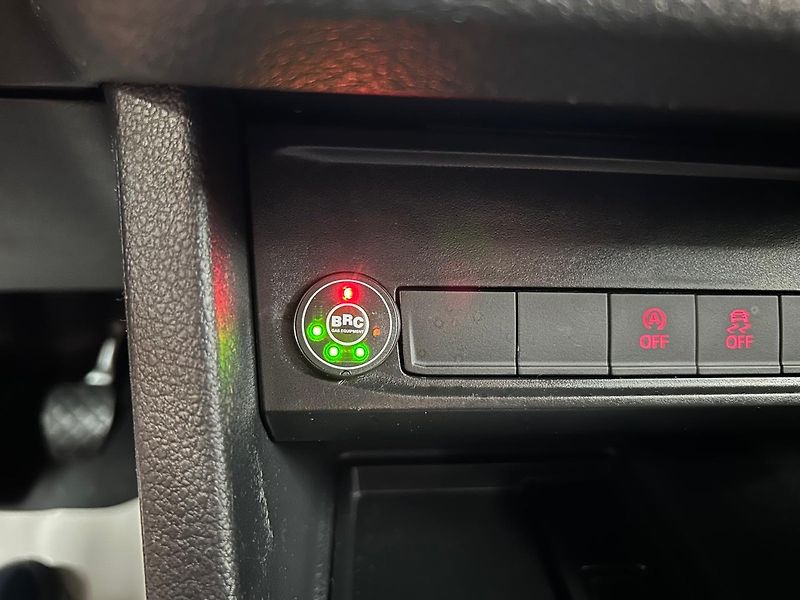 Volkswagen Caddy (2020) 1.4TGI LPG/CNG maxi skrin Zar1 - fotka 15 z 23