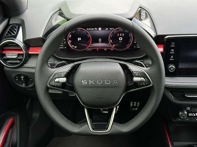 Škoda Fabia 1.0TSi DSG Monte Carlo 116PS B - fotka 20 z 40