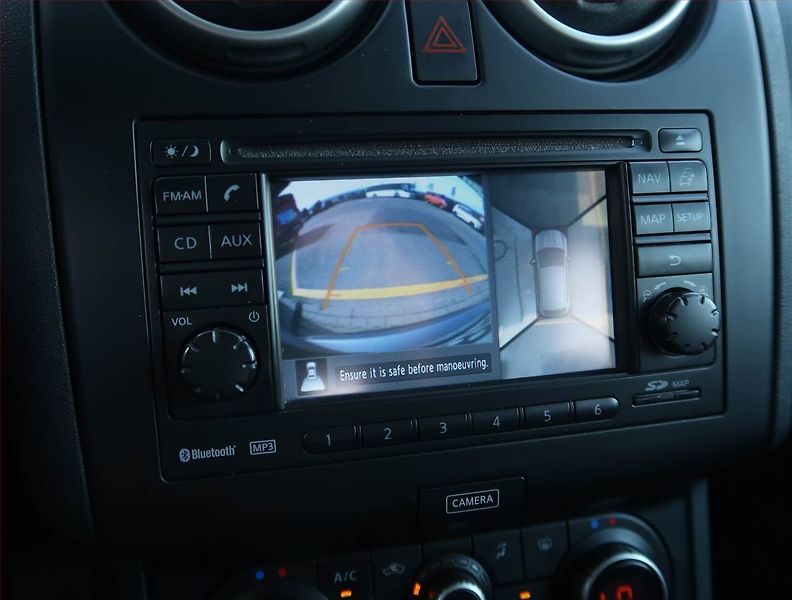 Nissan Qashqai (2012) 1.5 dCi, Tempomat - fotka 18 z 21