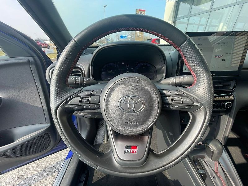 Toyota Yaris Cross GR s VIP - fotka 25 z 31