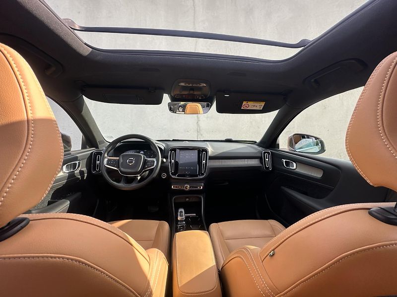 Volvo XC40 (2020) D3|Inscr.|Pano|Kam|Kůže|Tažné| - fotka 7 z 14