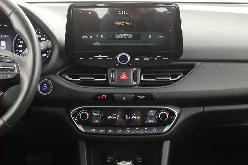 Hyundai i30 (2023) Smart 1.5 T-GDI, Automat, ČR - fotka 9 z 21