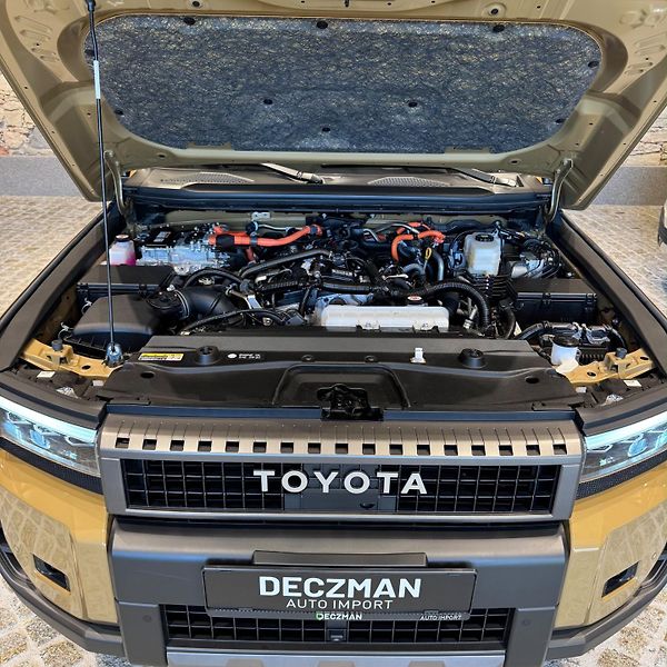 Toyota Land Cruiser (2025) 2.4 Turbo Hybrid i-FORCE MAX  - fotka 9 z 33