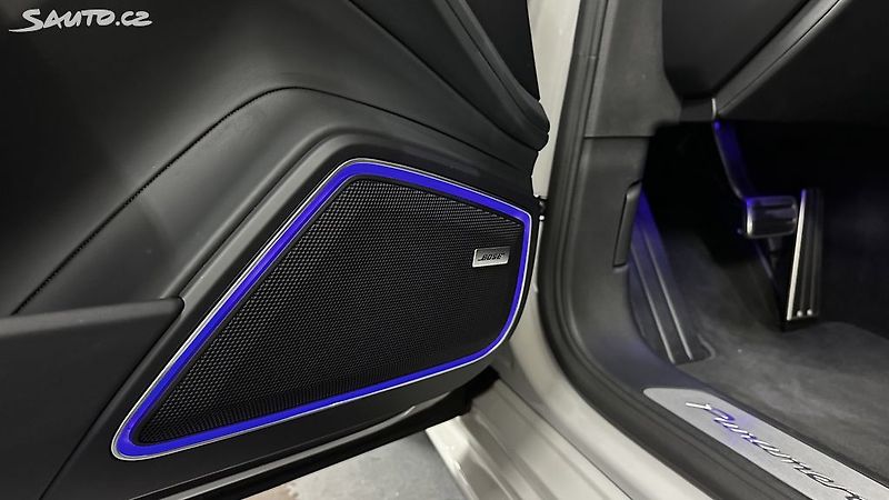 Porsche Panamera TURBO S E-HYBRID 700 koní - fotka 35 z 51